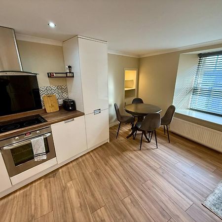 Airlie Arms Hotel Kirriemuir Luaran gambar