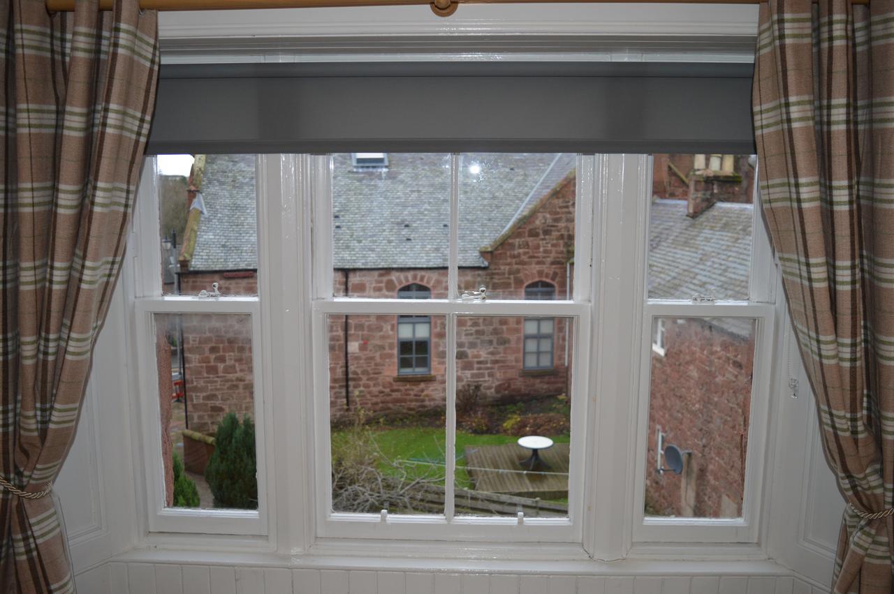 Airlie Arms Hotel Kirriemuir Luaran gambar
